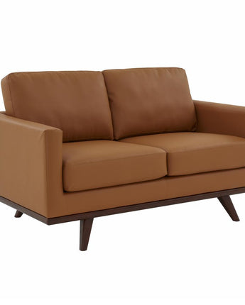 LeisureMod Chester Modern Leather Loveseat With Birch Wood Base, Cognac Tan